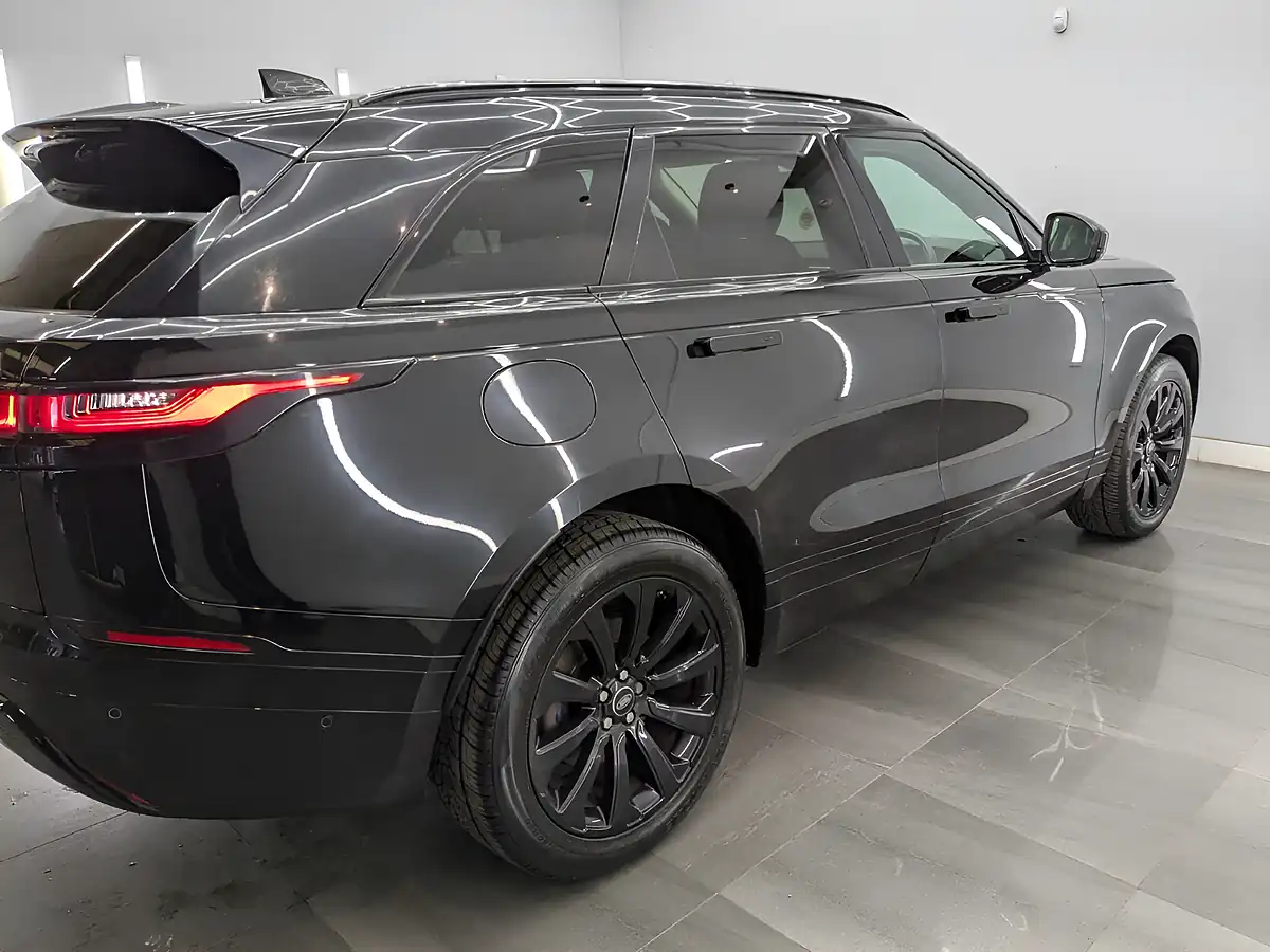 Used 2018 Land Rover Range Rover Velar R-Dynamic Se Narvik Black - Interior and Exterior details 8