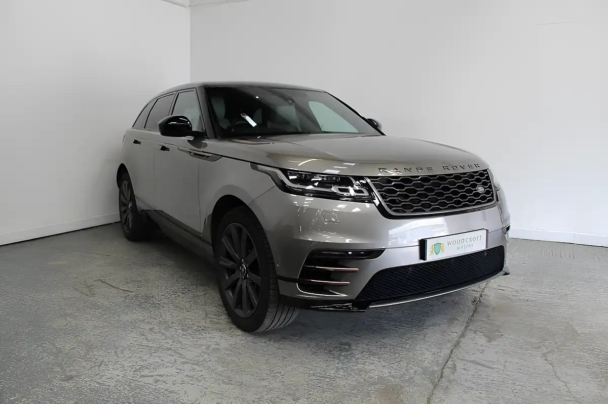 Used 2018 Land Rover Range Rover Velar R-Dynamic Se Silver - Front View