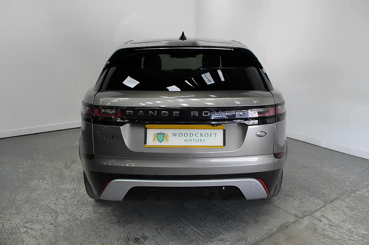 Used 2018 Land Rover Range Rover Velar R-Dynamic Se Silver - Interior and Exterior details 10