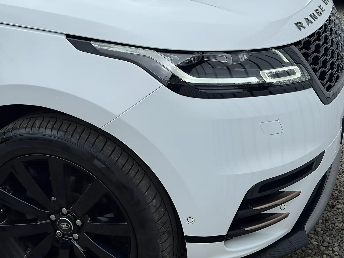 Used 2018 Land Rover Range Rover Velar R-Dynamic Se White - Interior and Exterior details 11