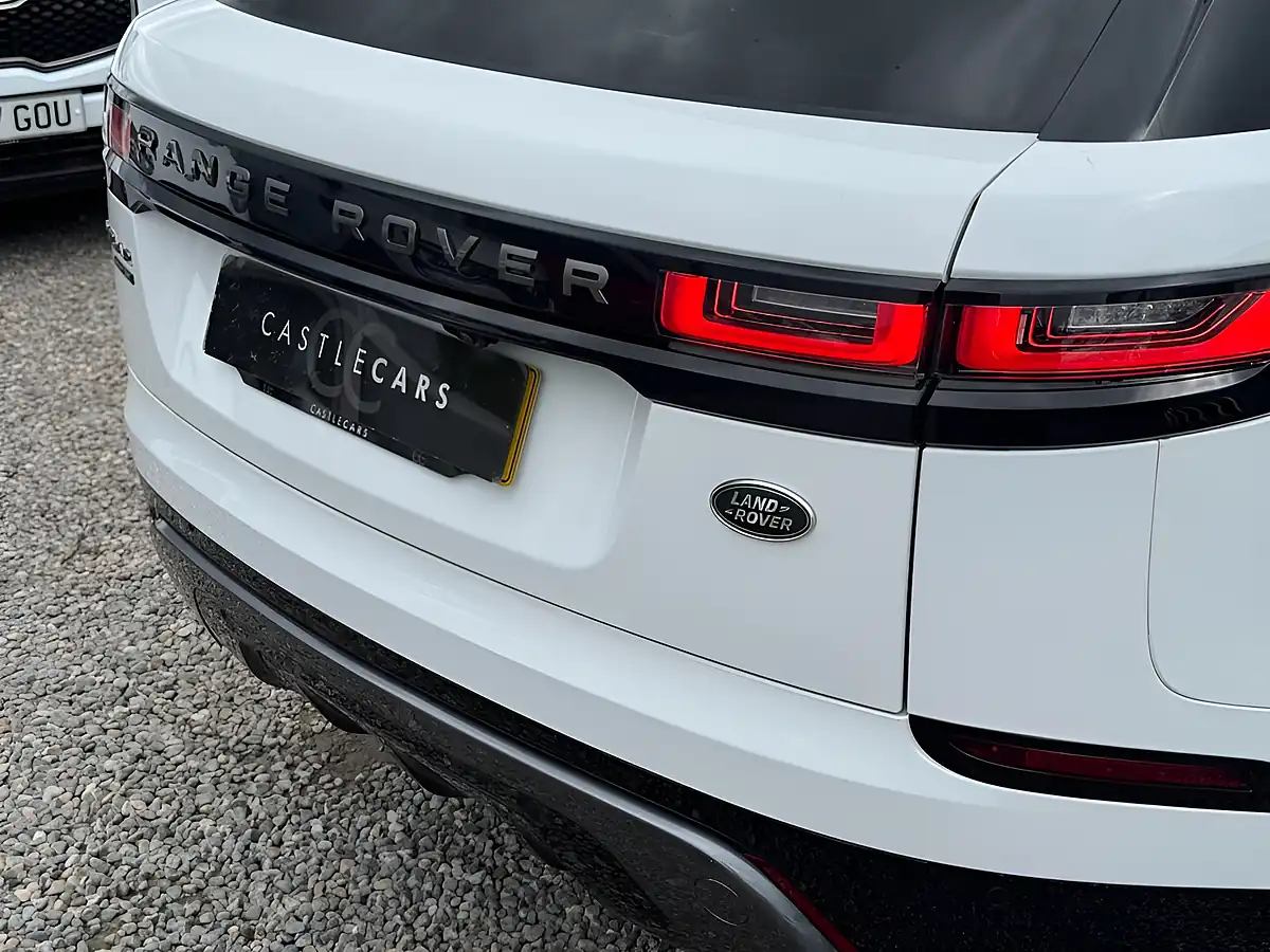 Used 2018 Land Rover Range Rover Velar R-Dynamic Se White - Interior and Exterior details 8