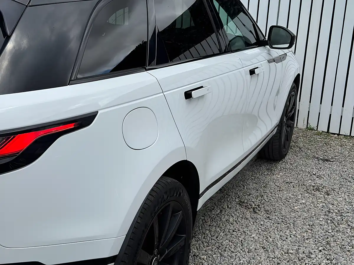 Used 2018 Land Rover Range Rover Velar R-Dynamic Se White - Interior and Exterior details 9
