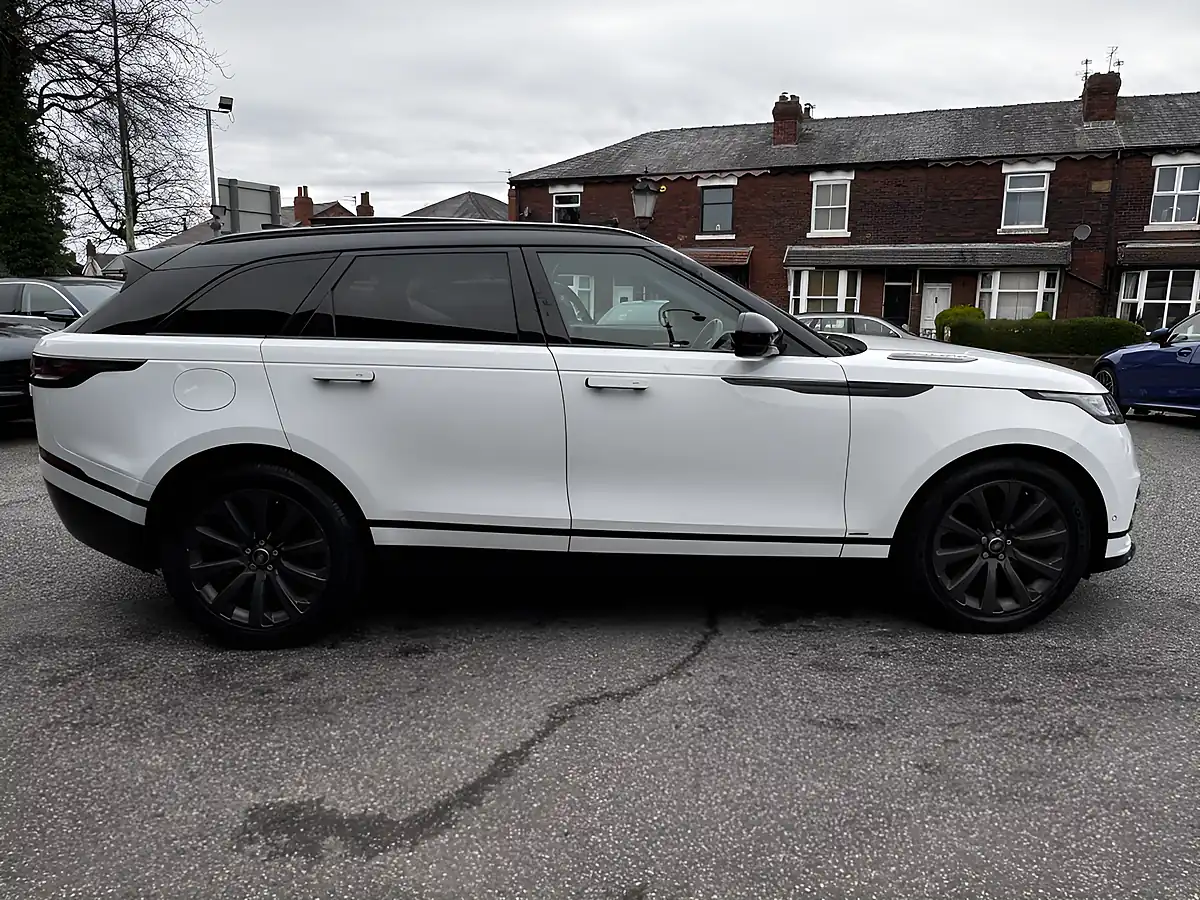 Used 2018 Land Rover Range Rover Velar R-Dynamic Se White - Interior and Exterior details 10
