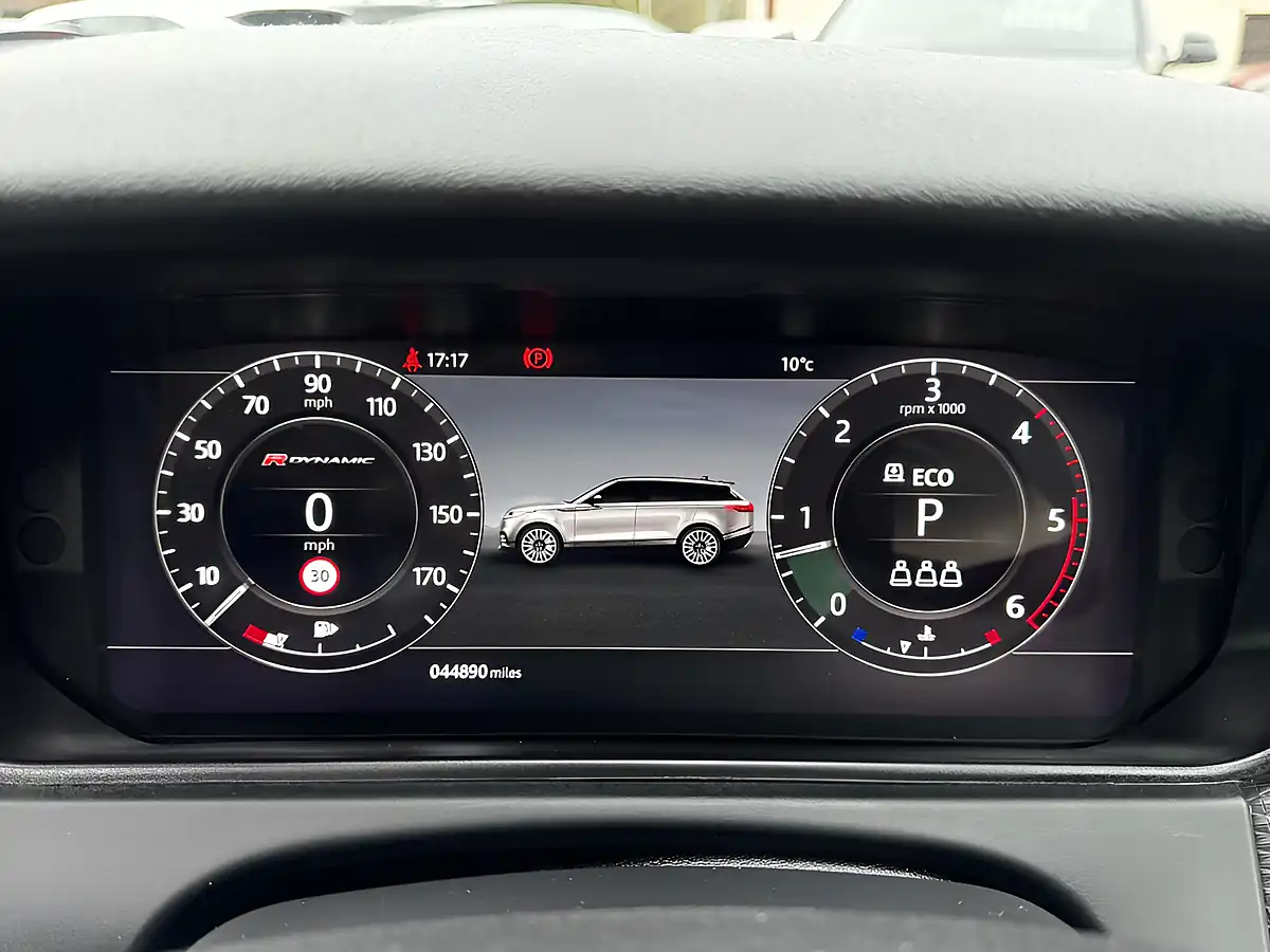 Used 2018 Land Rover Range Rover Velar R-Dynamic Se White - Interior and Exterior details 14
