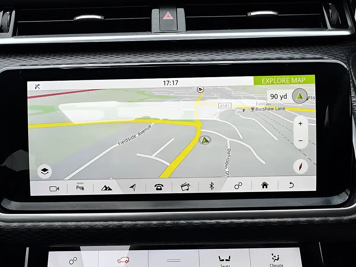 Used 2018 Land Rover Range Rover Velar R-Dynamic Se White - Interior and Exterior details 16