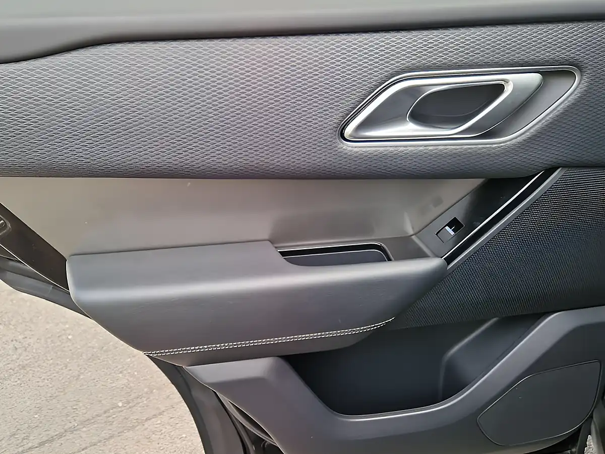 Used 2018 Land Rover Range Rover Velar S Black - Interior and Exterior details 17