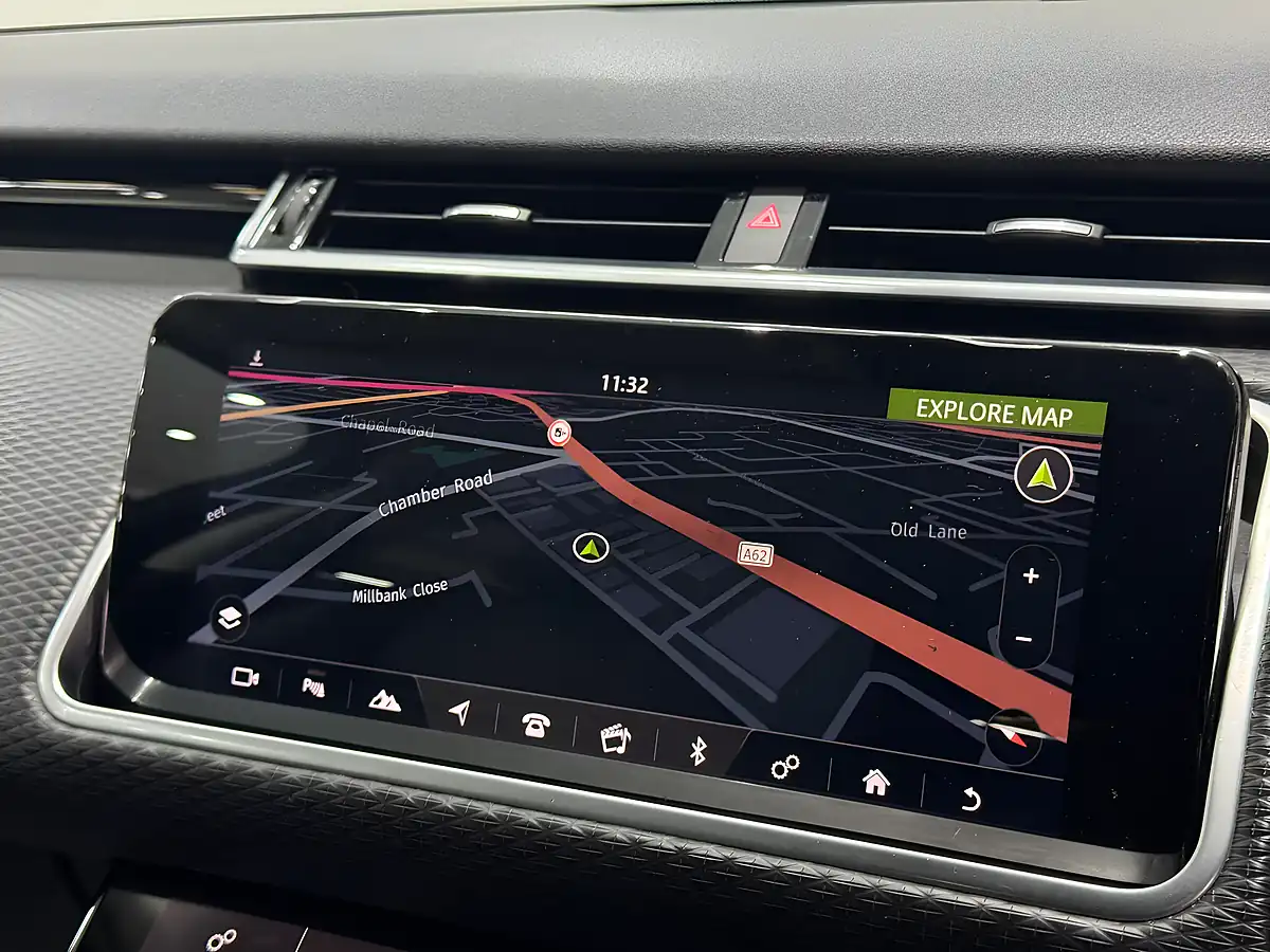 Used 2018 Land Rover Range Rover Velar S White - Interior and Exterior details 13
