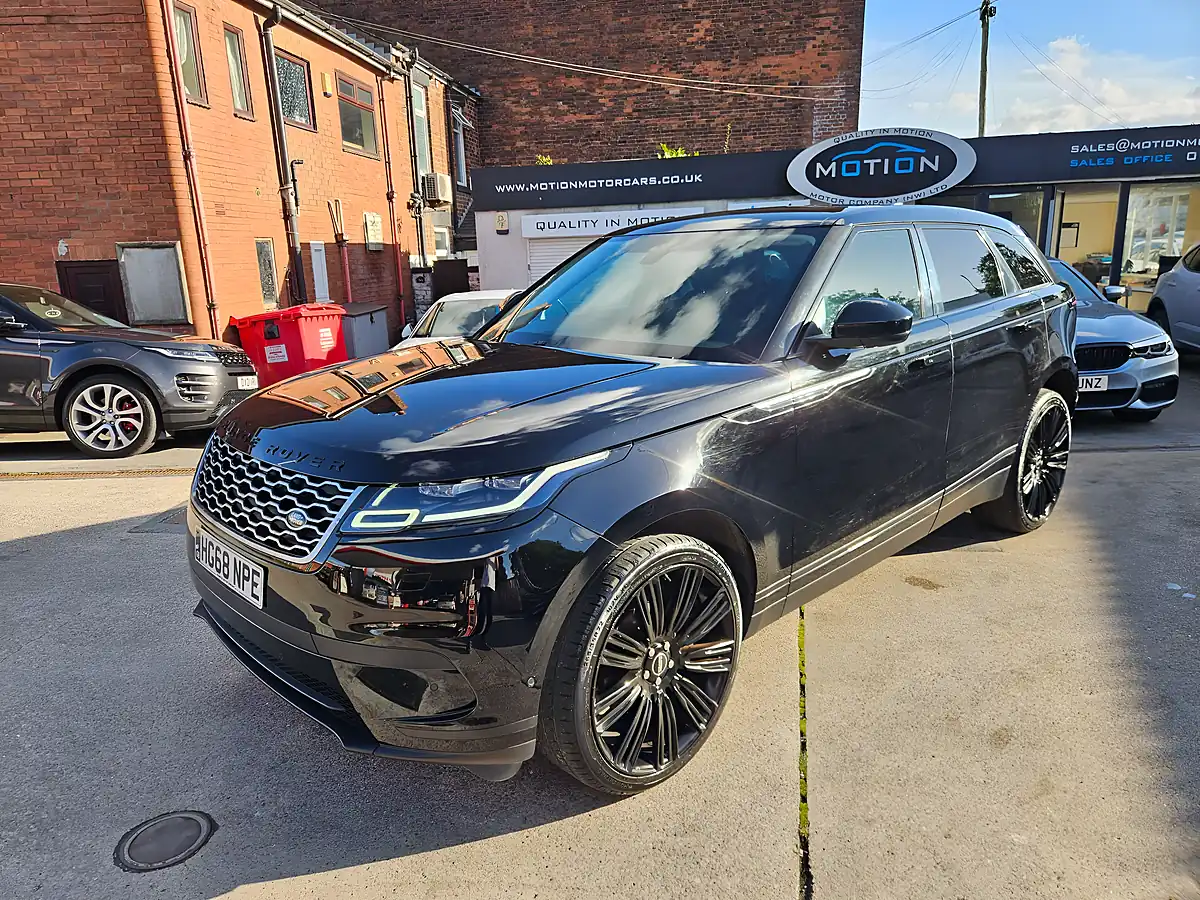 Used 2018 Land Rover Range Rover Velar Se Black - Interior and Exterior details 7