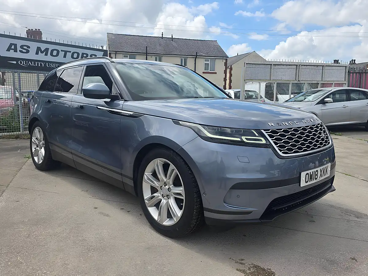 Used 2018 Land Rover Range Rover Velar Se Blue - Front View