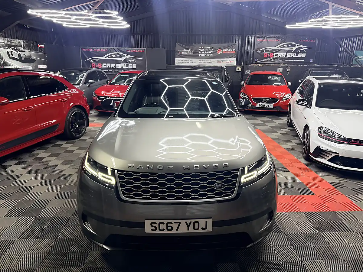 Used 2018 Land Rover Range Rover Velar Se Silver - Interior and Exterior details 12