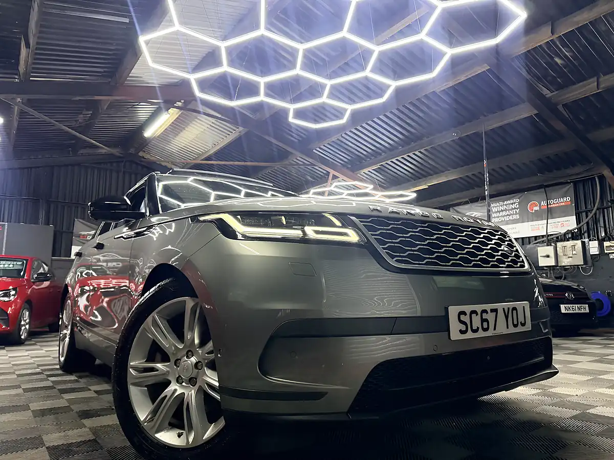Used 2018 Land Rover Range Rover Velar Se Silver - Interior and Exterior details 2