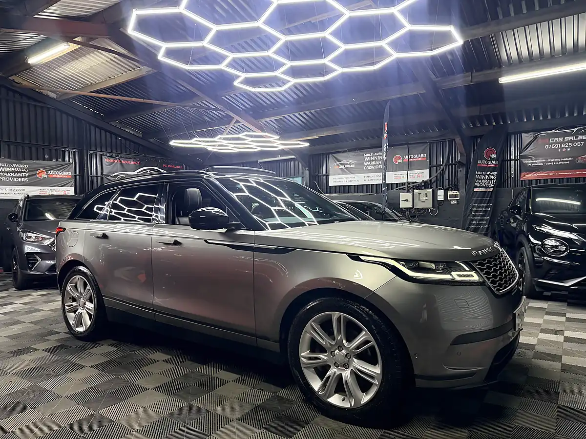 Used 2018 Land Rover Range Rover Velar Se Silver - Interior and Exterior details 3