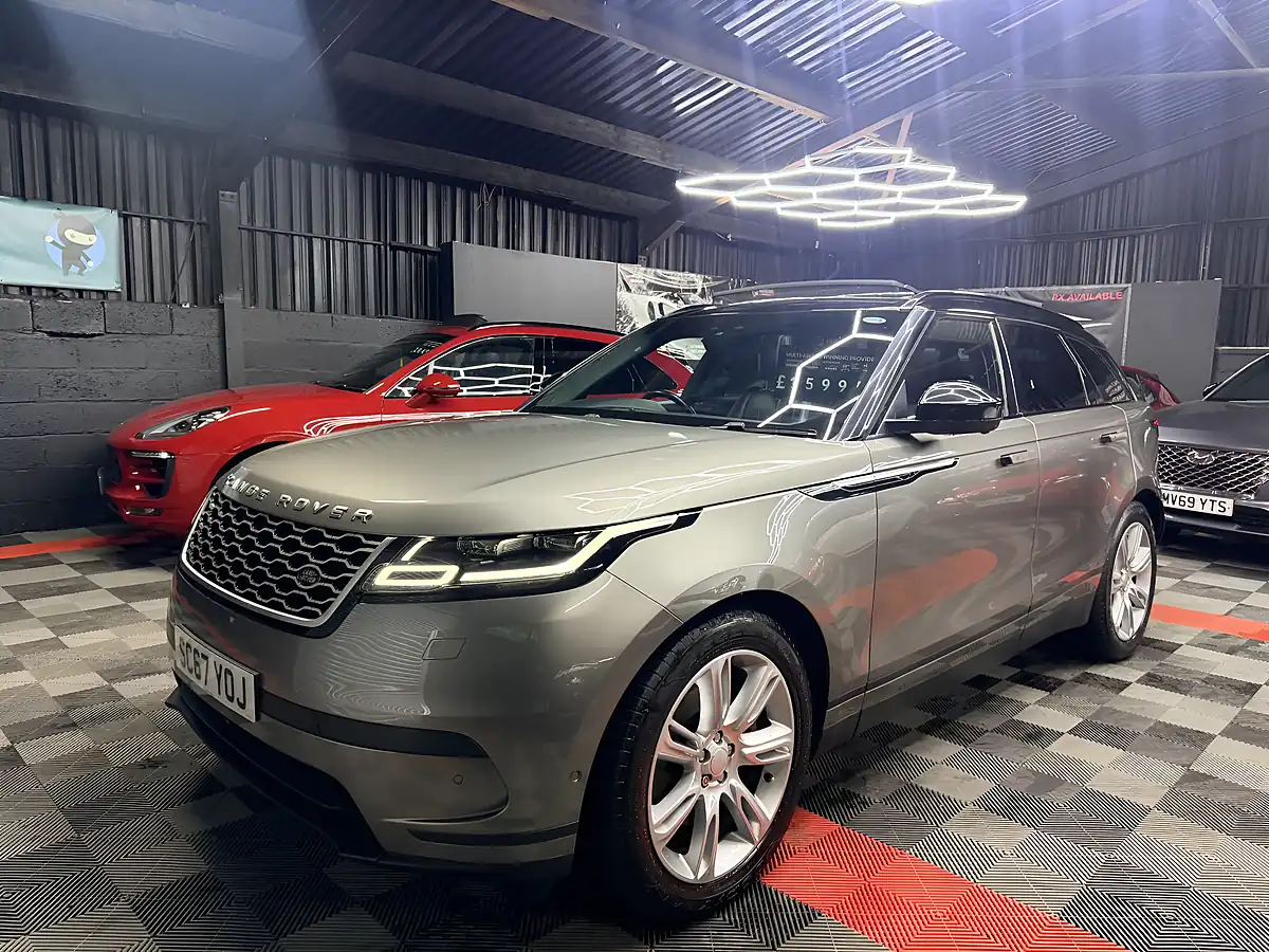 Used 2018 Land Rover Range Rover Velar Se Silver - Interior and Exterior details 4