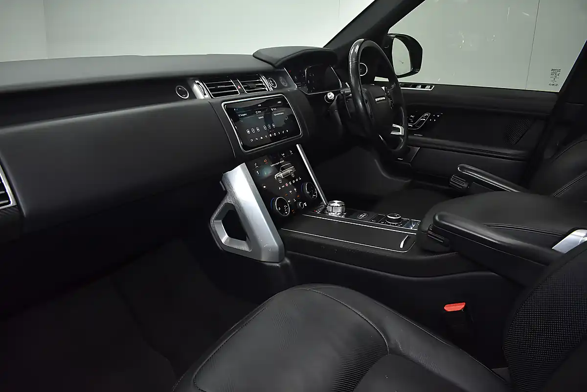 Used 2018 Land Rover Range Rover Vogue Black - Interior and Exterior details 11