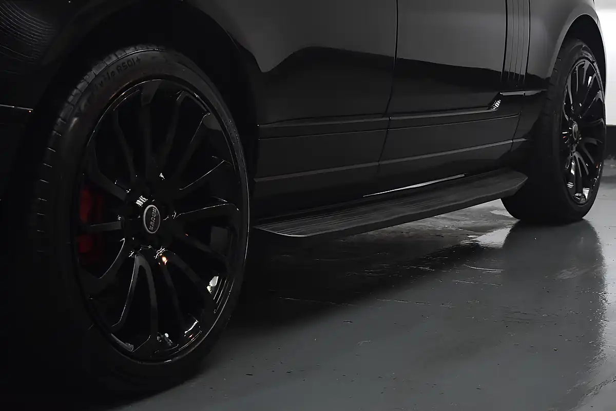 Used 2018 Land Rover Range Rover Vogue Black - Interior and Exterior details 17