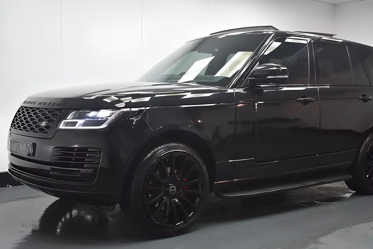 Used 2018 Land Rover Range Rover Vogue Black - Interior and Exterior details 3