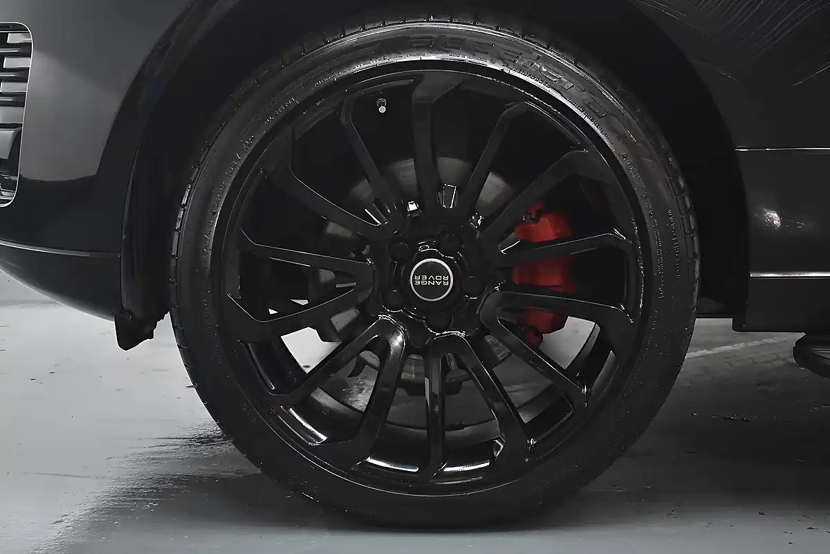 Used 2018 Land Rover Range Rover Vogue Black - Interior and Exterior details 9