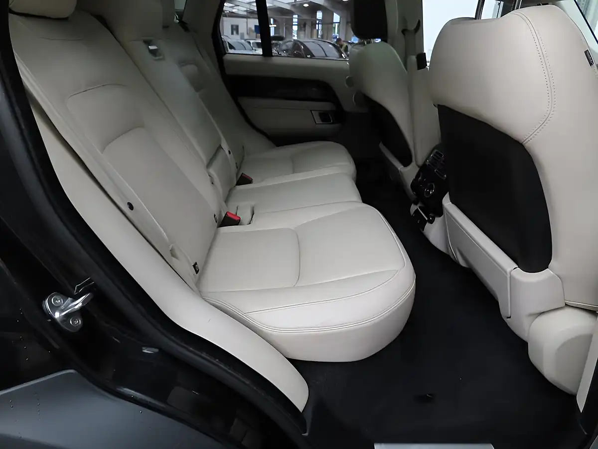 Used 2018 Land Rover Range Rover Vogue Black - Interior and Exterior details 4