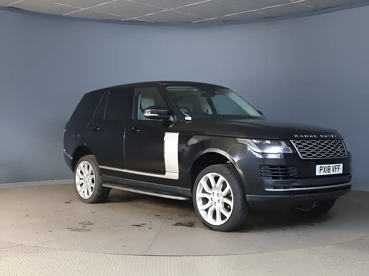 Used 2018 Land Rover Range Rover Vogue Black - Interior and Exterior details 9