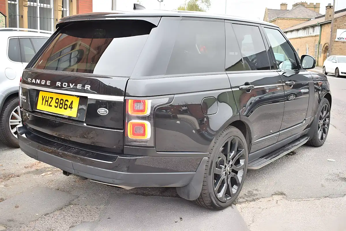 Used 2018 Land Rover Range Rover Vogue Black - Front View
