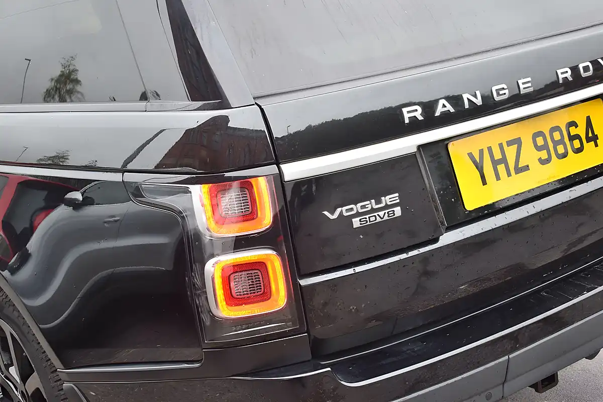 Used 2018 Land Rover Range Rover Vogue Black - Interior and Exterior details 11