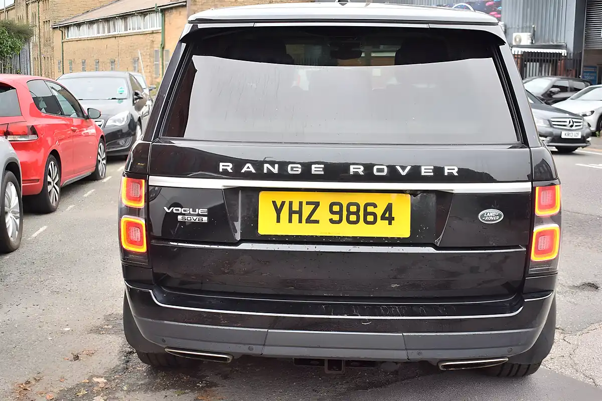 Used 2018 Land Rover Range Rover Vogue Black - Interior and Exterior details 12