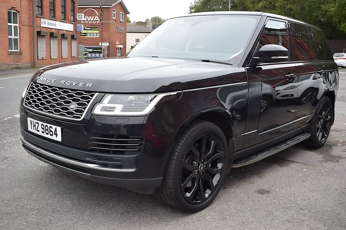 Used 2018 Land Rover Range Rover Vogue Black - Interior and Exterior details 14