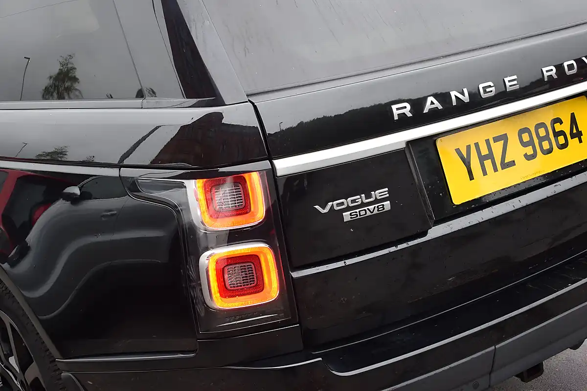 Used 2018 Land Rover Range Rover Vogue Black - Interior and Exterior details 17