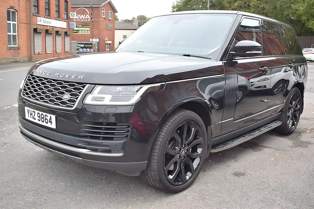 Used 2018 Land Rover Range Rover Vogue Black - Interior and Exterior details 8