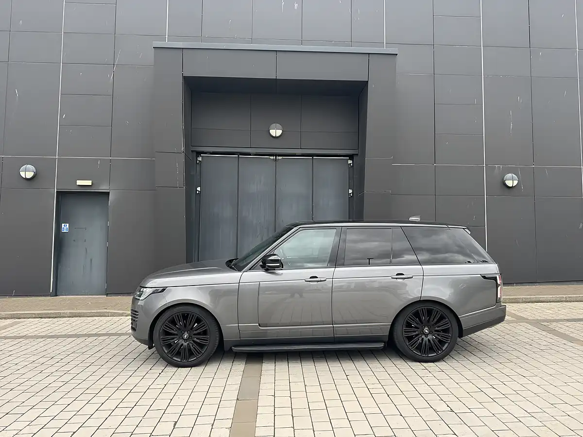 Used 2018 Land Rover Range Rover Vogue Grey - Interior and Exterior details 9