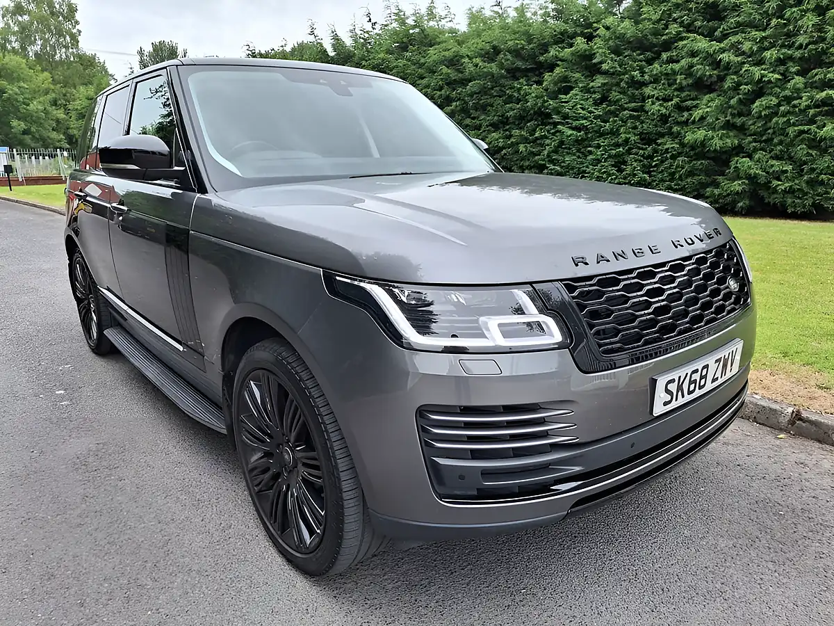 Used 2018 Land Rover Range Rover Vogue Grey - Front View