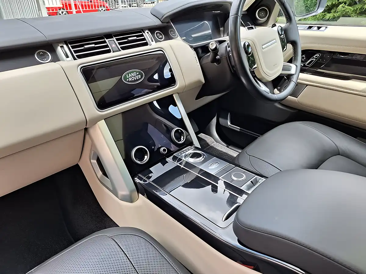 Used 2018 Land Rover Range Rover Vogue Grey - Interior and Exterior details 10