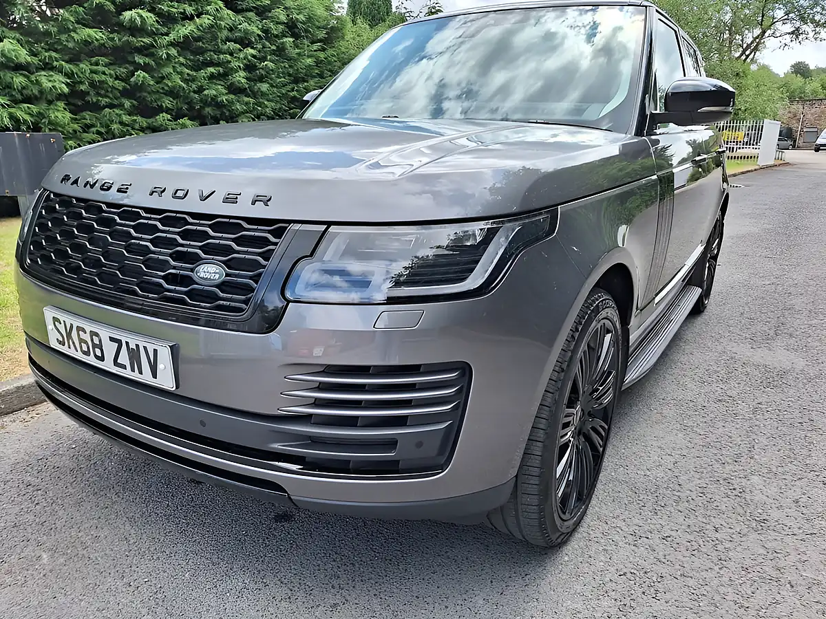 Used 2018 Land Rover Range Rover Vogue Grey - Interior and Exterior details 15