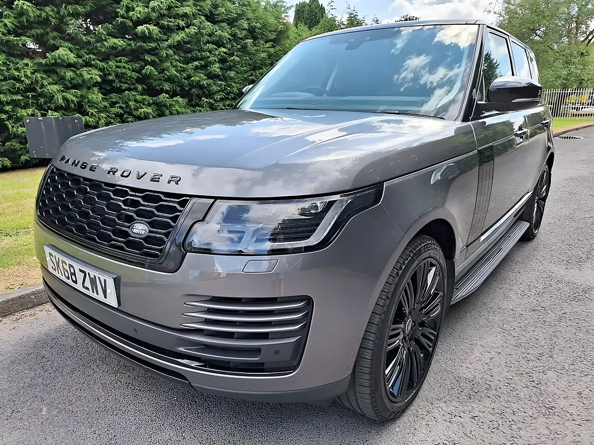 Used 2018 Land Rover Range Rover Vogue Grey - Interior and Exterior details 2