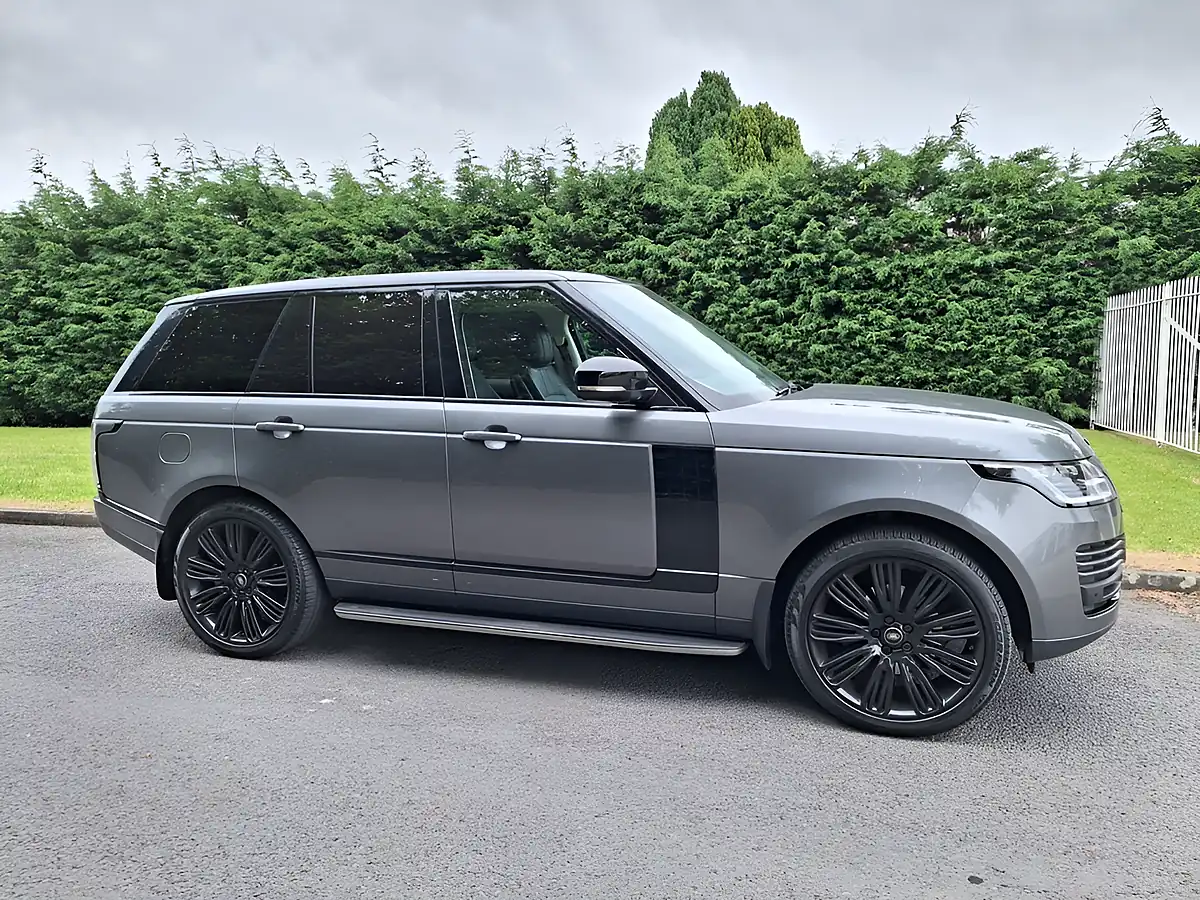 Used 2018 Land Rover Range Rover Vogue Grey - Interior and Exterior details 4