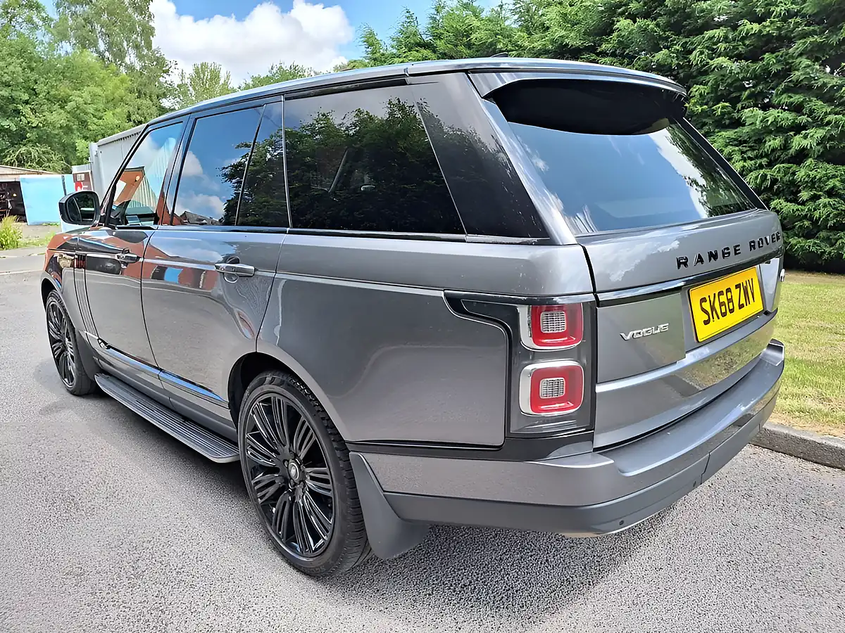 Used 2018 Land Rover Range Rover Vogue Grey - Interior and Exterior details 5
