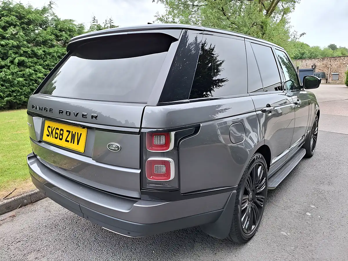 Used 2018 Land Rover Range Rover Vogue Grey - Interior and Exterior details 8