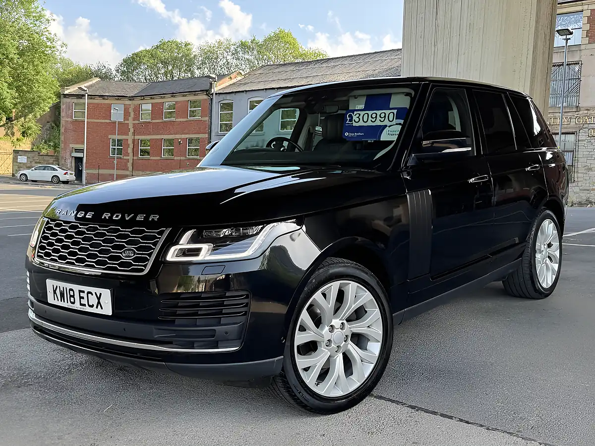 Used 2018 Land Rover Range Rover Vogue Se Black - Interior and Exterior details 11
