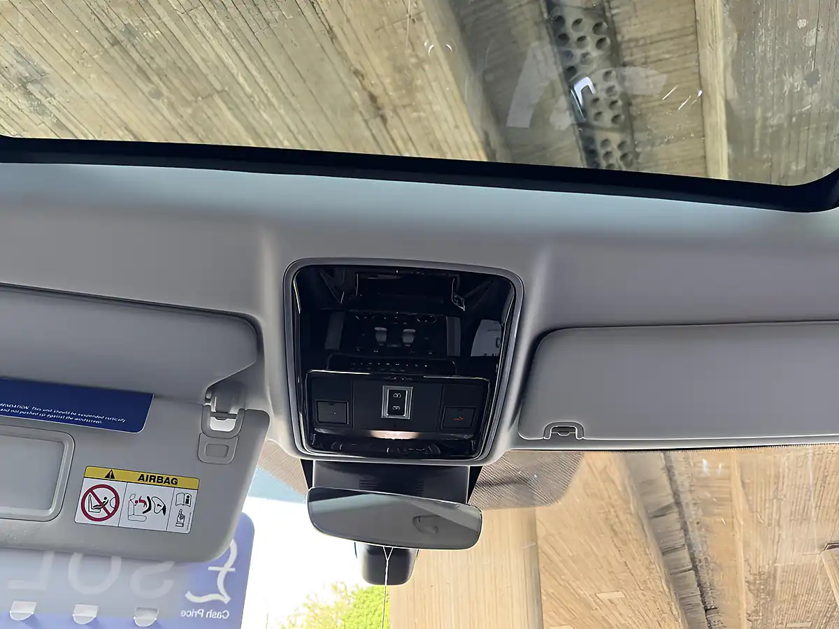 Used 2018 Land Rover Range Rover Vogue Se Black - Interior and Exterior details 18