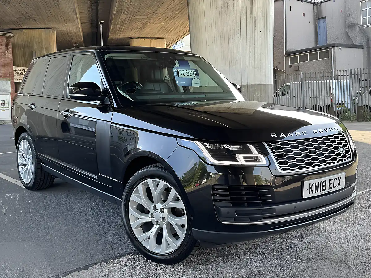 Used 2018 Land Rover Range Rover Vogue Se Black - Interior and Exterior details 2