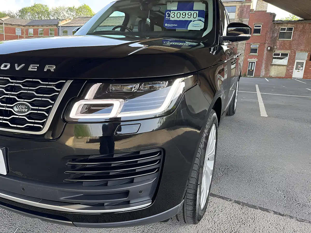 Used 2018 Land Rover Range Rover Vogue Se Black - Interior and Exterior details 7