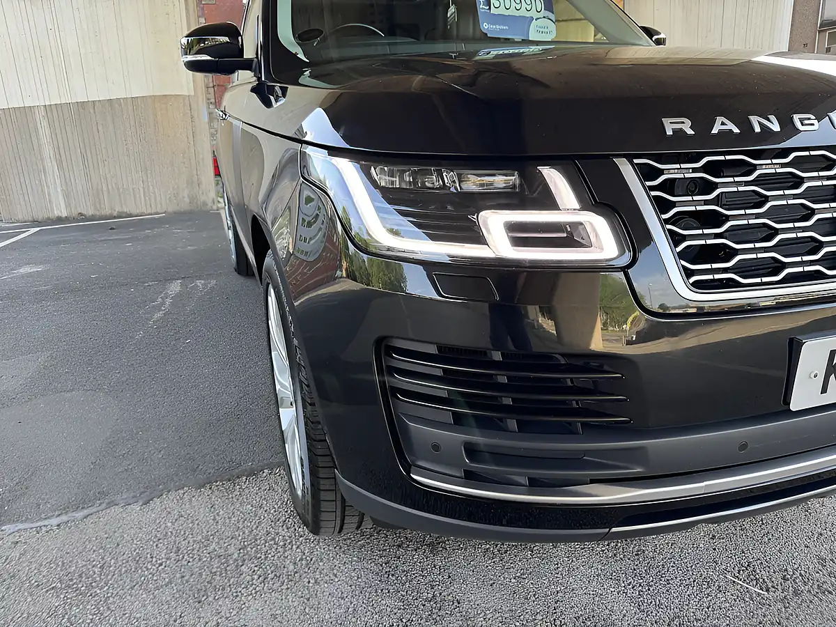 Used 2018 Land Rover Range Rover Vogue Se Black - Interior and Exterior details 8