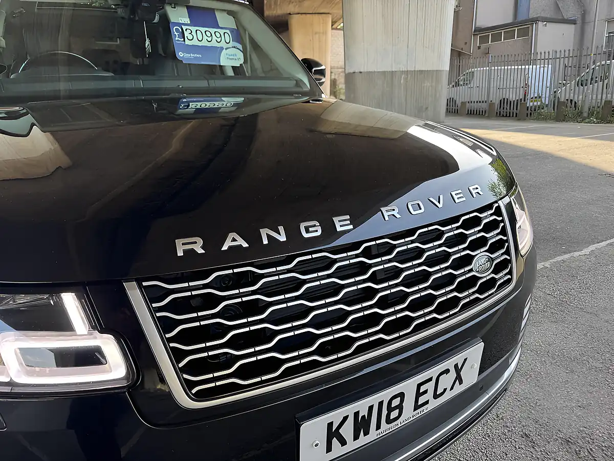 Used 2018 Land Rover Range Rover Vogue Se Black - Interior and Exterior details 9