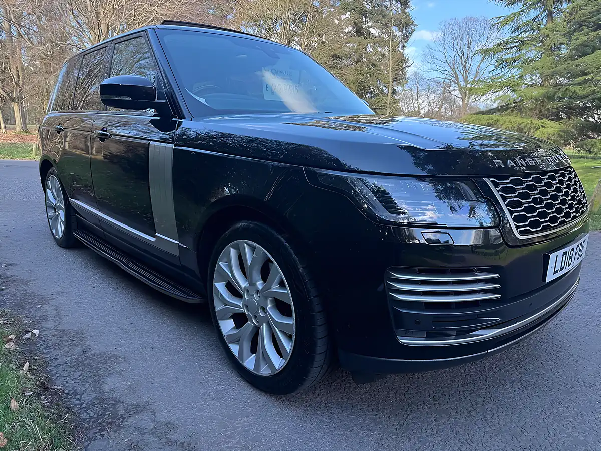 Used 2018 Land Rover Range Rover Vogue Se Black - Interior and Exterior details 11