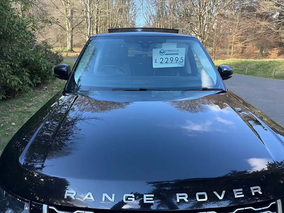 Used 2018 Land Rover Range Rover Vogue Se Black - Interior and Exterior details 12