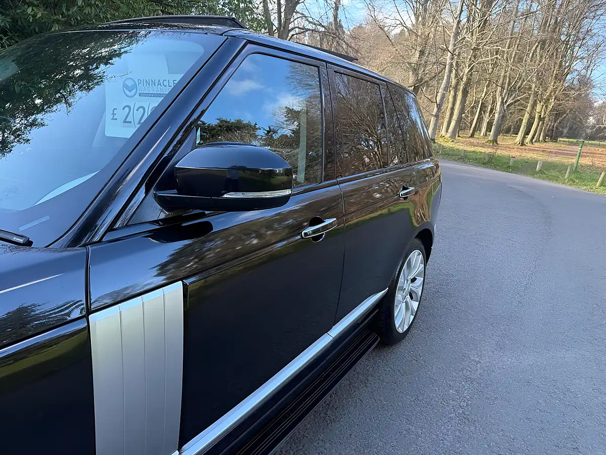 Used 2018 Land Rover Range Rover Vogue Se Black - Interior and Exterior details 14