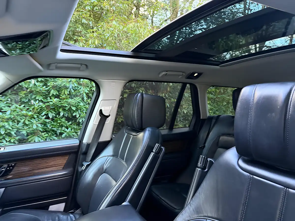 Used 2018 Land Rover Range Rover Vogue Se Black - Interior and Exterior details 16