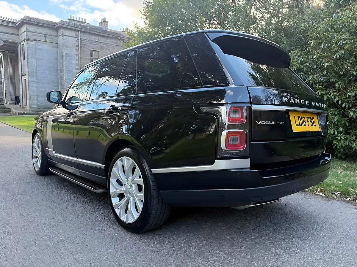 Used 2018 Land Rover Range Rover Vogue Se Black - Interior and Exterior details 3