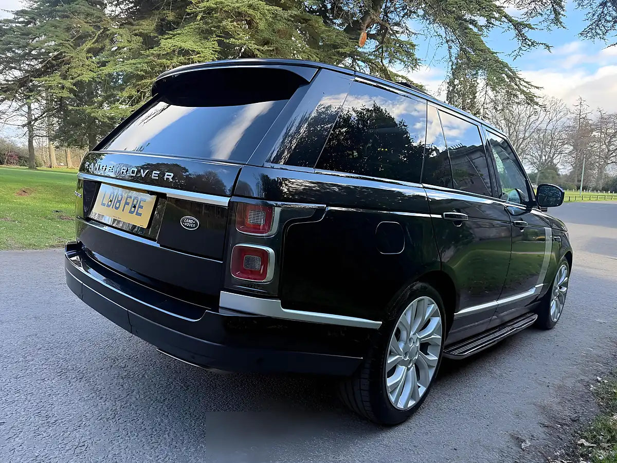 Used 2018 Land Rover Range Rover Vogue Se Black - Interior and Exterior details 5