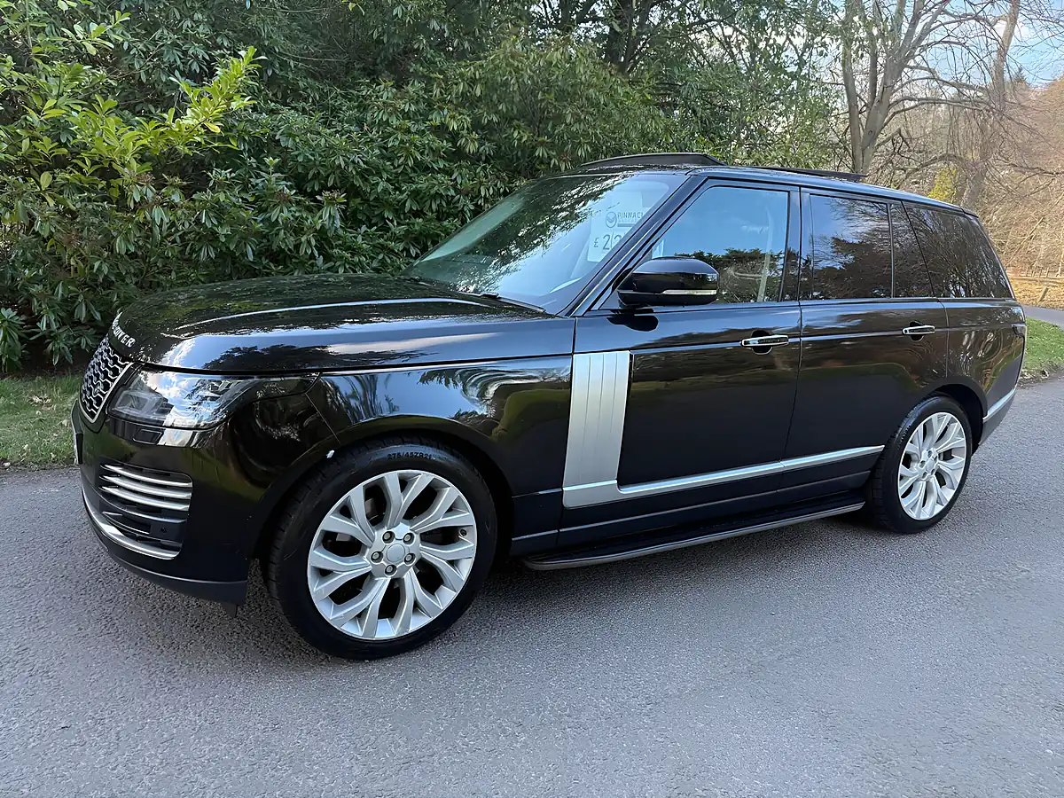 Used 2018 Land Rover Range Rover Vogue Se Black - Interior and Exterior details 6